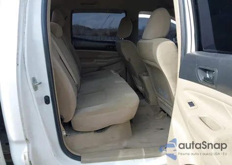 2010 Toyota Tacoma Prerunner V6 z USA, uszkodzony, nr VIN 3TMJU4GN3AM103851